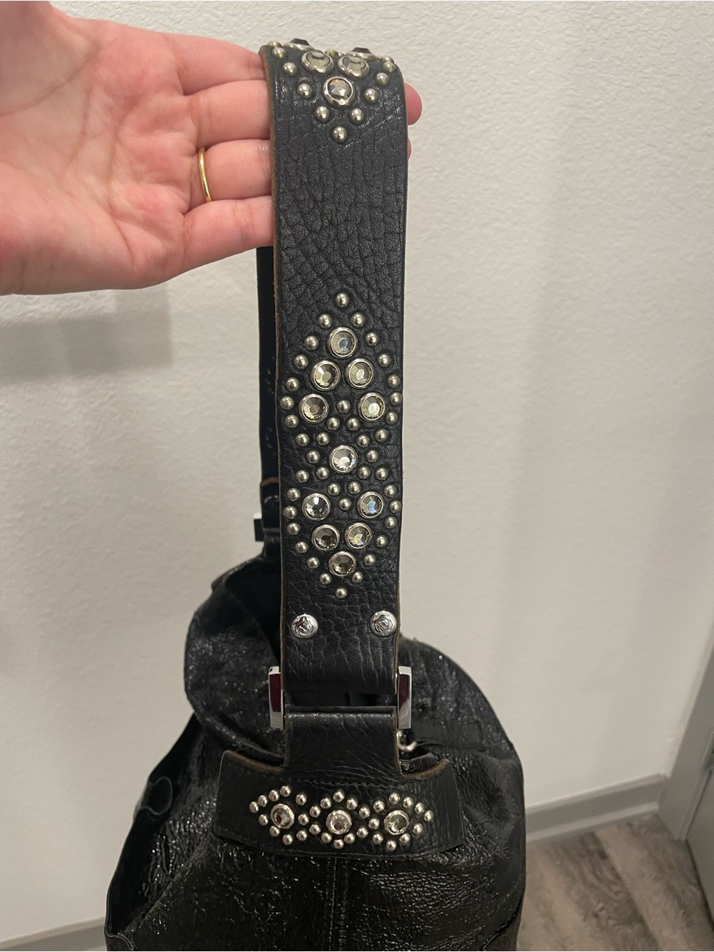Tylie Malibu - Women's Black Shoulder Bag - Picture 4 of 6